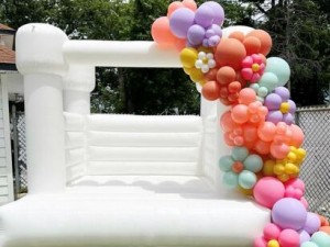 Why Consider a Bouncy Castle for Your Wedding? Why Consider a Bouncy Castle for Your Wedding?